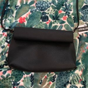 Reversible satchel